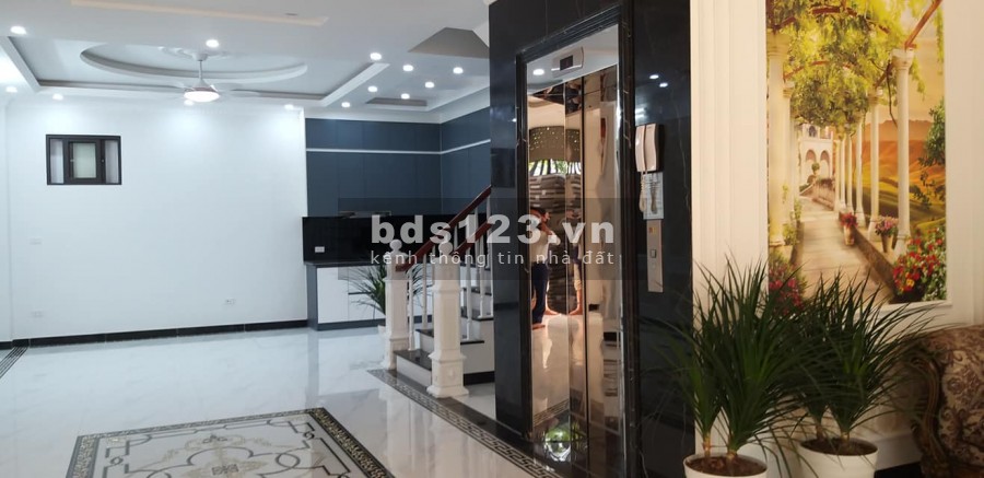 Bán nhà lô góc ngõ phố Thạch Bàn, Long Biên Hà Nội, dt 34m2, 4.5 tầng, giá 2.9 tỷ