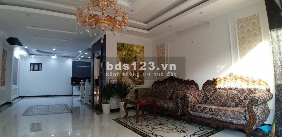 Bán nhà lô góc ngõ phố Thạch Bàn, Long Biên Hà Nội, dt 34m2, 4.5 tầng, giá 2.9 tỷ
