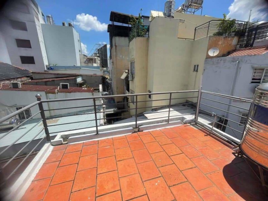 Nhà bán, Nguyễn Văn Cừ, diện tích 16m2, giá 2,7 tỷ, phường Cầu Kho, Quận 1