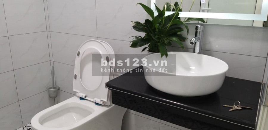 Bán nhà lô góc ngõ phố Thạch Bàn, Long Biên Hà Nội, dt 34m2, 4.5 tầng, giá 2.9 tỷ