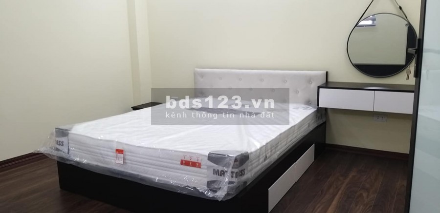Bán nhà lô góc ngõ phố Thạch Bàn, Long Biên Hà Nội, dt 34m2, 4.5 tầng, giá 2.9 tỷ