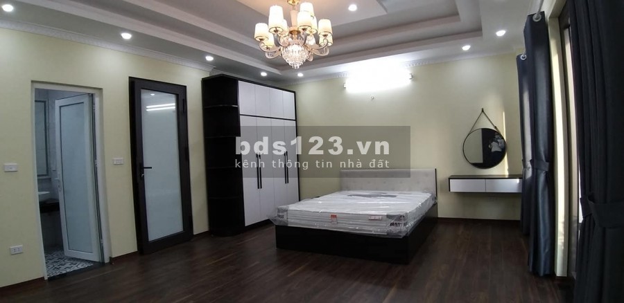 Bán nhà lô góc ngõ phố Thạch Bàn, Long Biên Hà Nội, dt 34m2, 4.5 tầng, giá 2.9 tỷ