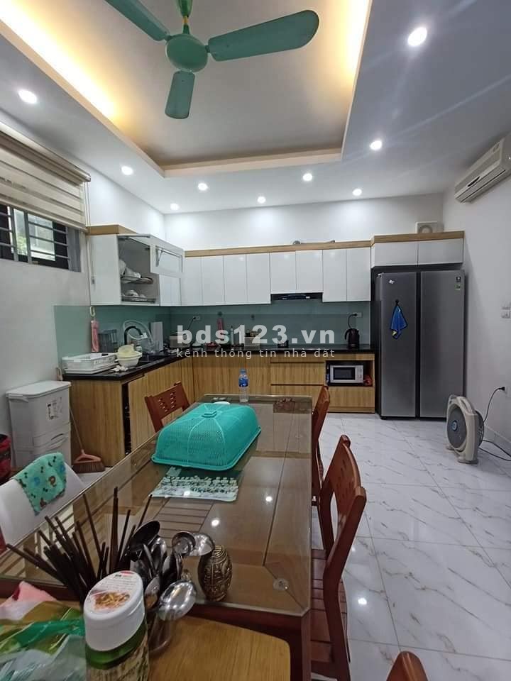 Bán nhà Võ Chí Công Cầu Giấy 5 tầng thoáng, nhà đẹp 3 mặt thoáng, dtsd 85m2
