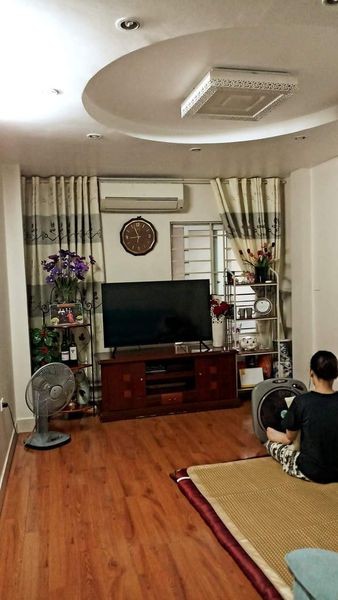 Quá Đẹp Thịnh Quang diện tích 23m2, 4 tầng, mt 4m, 5m ra phố giá 2.5 tỷ, lhcc
