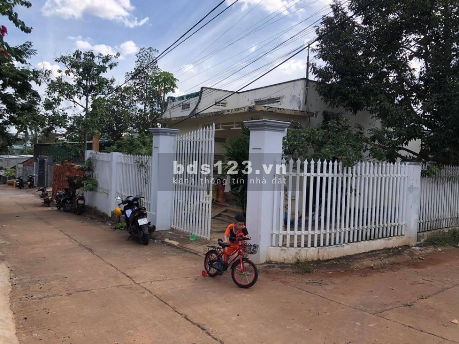 Lô góc 2 mặt tiền 16x18 Nguyễn Lương Bằng, giá bán 3.5 tỷ, hẻm bê tông rộng
