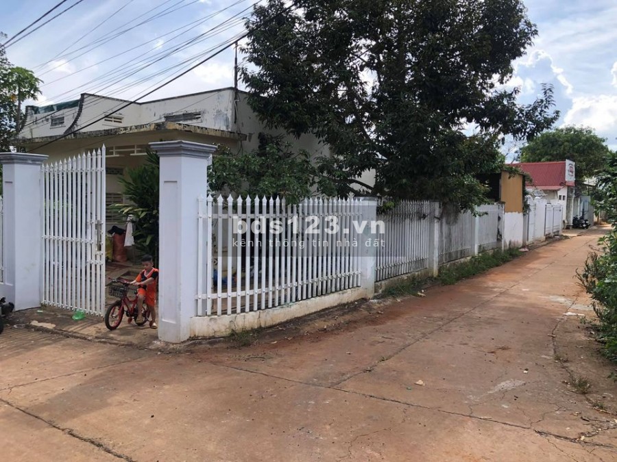 Lô góc 2 mặt tiền 16x18 Nguyễn Lương Bằng, giá bán 3.5 tỷ, hẻm bê tông rộng