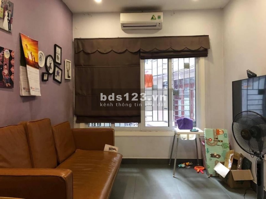 Bán nhà nguyên căn giá 4.6 tỷ, đường Cầu Giấy Hà Nội, có sẵn toàn bộ nội thất