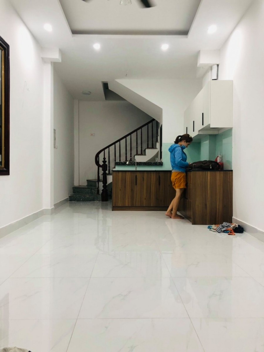 Đại Từ nhà đẹp ở ngay ô tô 4 chổ đỗ cửa cách phố 15m dt: 35m2 nhỉnh 3 tỷ