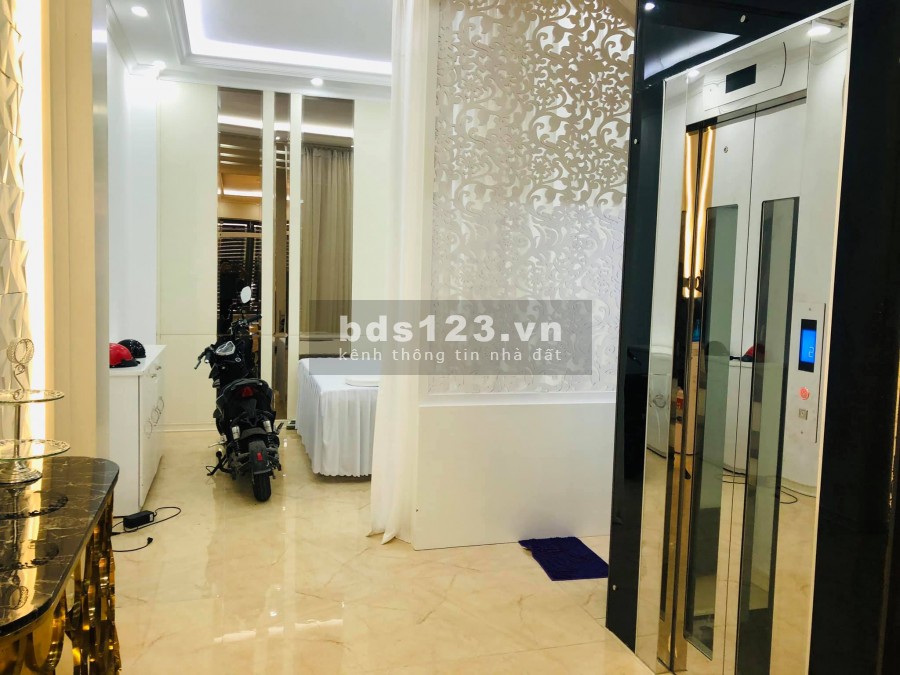 Mặt phố Nguyễn Hoàng Quận Nam Từ Liêm, kinh doanh, thang máy, diện tích 67m2