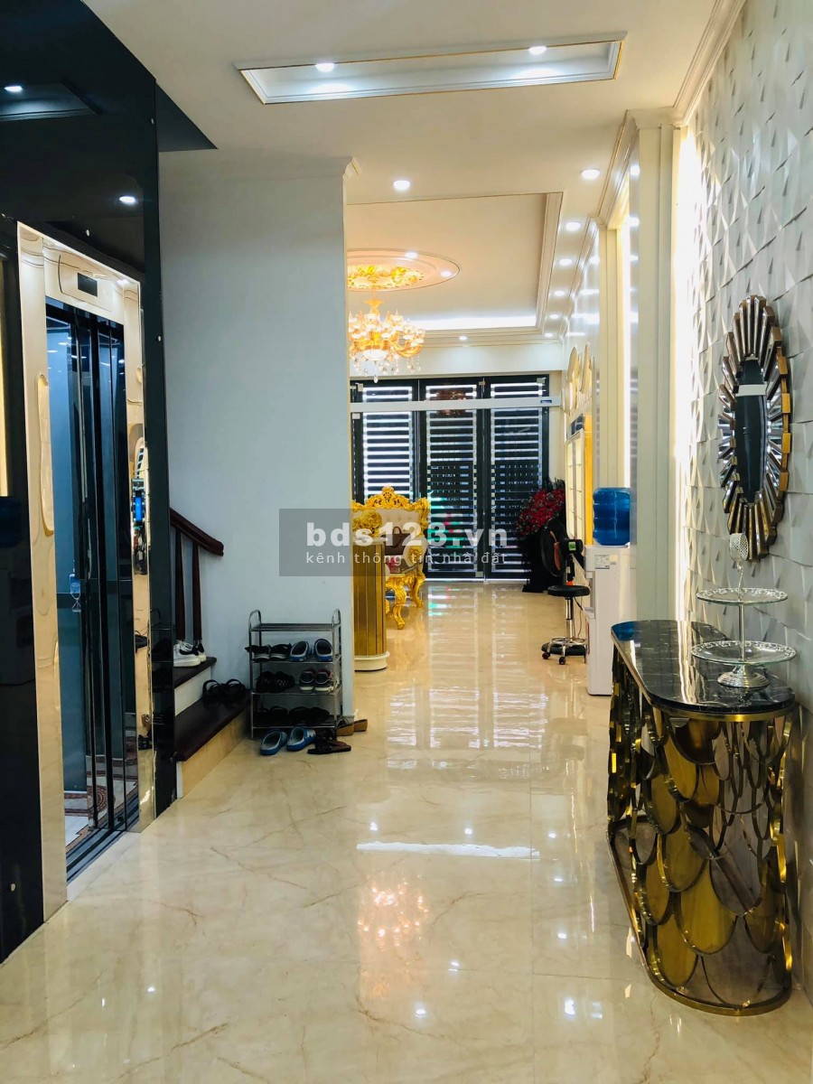 Mặt phố Nguyễn Hoàng Quận Nam Từ Liêm, kinh doanh, thang máy, diện tích 67m2