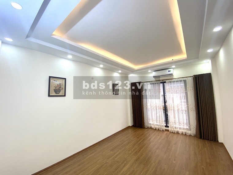 Bán nhà nguyên căn phố Hoàng Như tiếp, dt 38m2, 5 tầng đúc, giá nhỉnh 3 tỷ