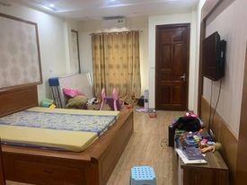 Bán Nhà Nguyên Hồng, Đống Đa Phân Lô , Gara, Ô Tô Tránh, Vỉa Hè Kinh Doanh. Hơn 12 tỷ.