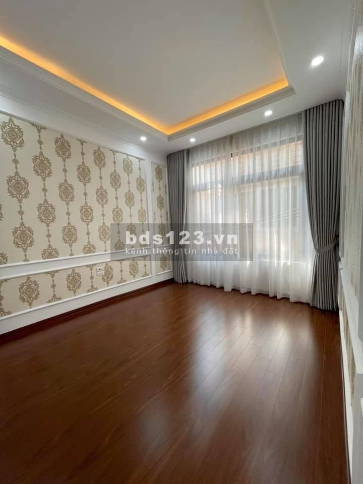 Bán nhà nguyên căn phố Hoàng Như tiếp, dt 38m2, 5 tầng đúc, giá nhỉnh 3 tỷ