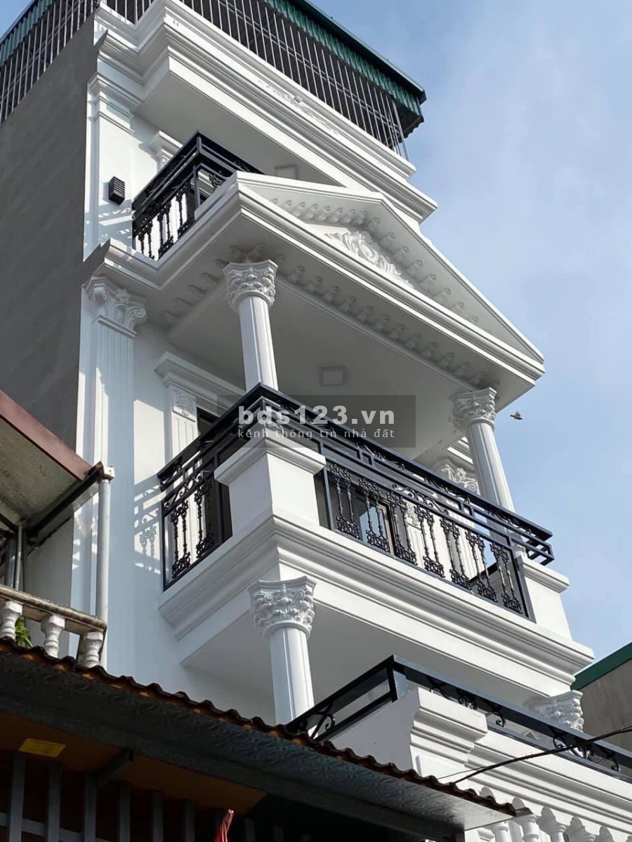 Nhà đẹp ở ngay, lô góc ngõ ô tô tránh, Đức Giang, Long Biên, dt 44m2, mt 4.5m, 5 tầng đúc