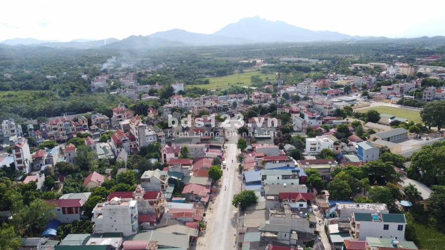 Tài chính hơn 2 tỷ có ngay hơn 200m2, đất sất ngã 3 Hoà Lạc, Hà Nội, lh 0965528169