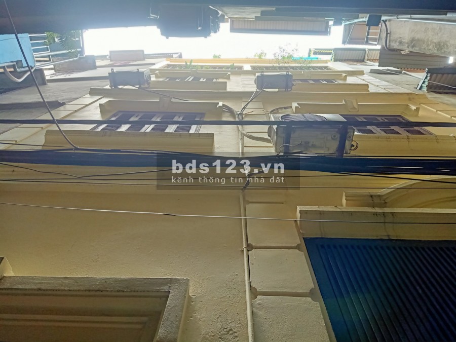 Bán nhà nguyên căn cách phố Tạ Quang Bửu 15m, 3 mặt thoáng, dt 39m2, 4 tầng, giá 4,5 tỷ