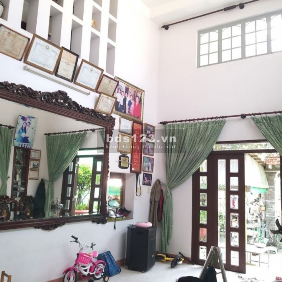Bán nhà chia tài sản 261m2 Lê Văn Thịnh Quận 2 giá chỉ 20 tỷ còn thương lượng
