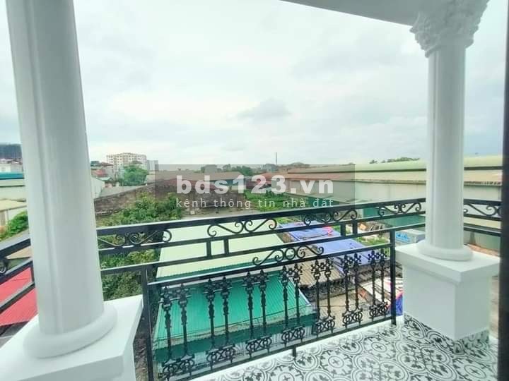 Nhà đẹp ở ngay, lô góc ngõ ô tô tránh, Đức Giang, Long Biên, dt 44m2, mt 4.5m, 5 tầng đúc