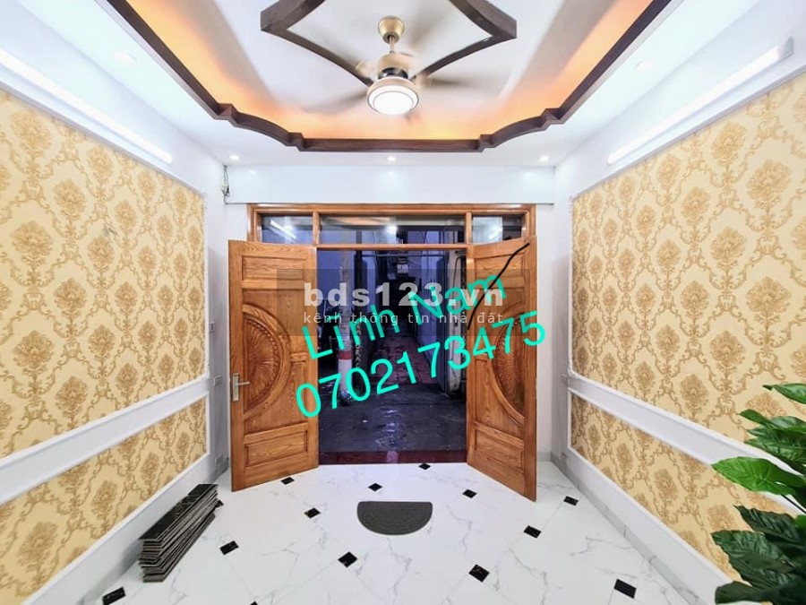 Bán Nhà Lĩnh Nam dt 40m2 5 tầng 5 phòng ngủ, mt 3.7m, giá bán 3.5 tỷ khu dân cư
