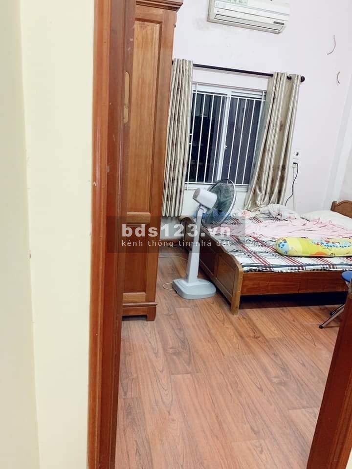 Bán nhà Ngũ Hiệp, ngõ rộng ô tô tránh, dt 42m2, 3 tầng, giá 2.3 tỷ, sổ đỏ đẹp
