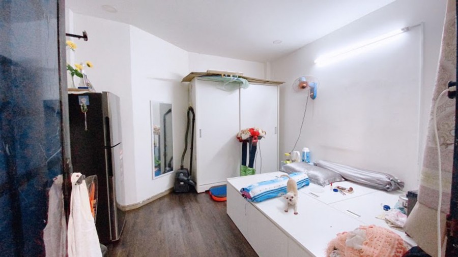 1 căn nhà mặt tiền đường lớn, diện tích 18m2, đúc 3 tầng, Quận 10, giá bán 2.8 tỷ