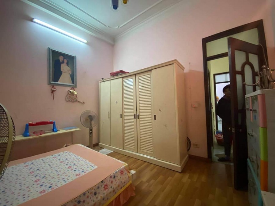 Bán nhà Khương Đình, Thanh Xuân 45m2, nhà đẹp không lối thoát, ô tô, giá chỉ 3,8 tỷ.