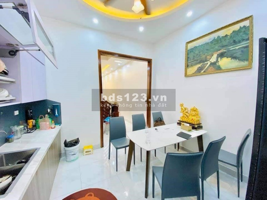 Bán đất tặng nhà khu VIP Quận 3, giấy phép xây dựng 5 tấm, Dân trí cao, An ninh tốt.