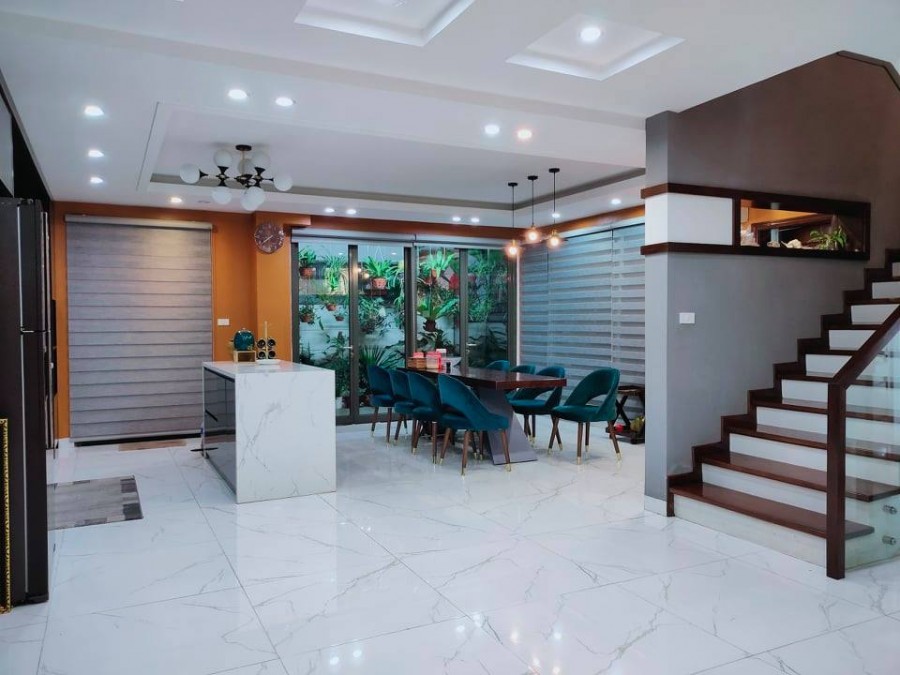 Siêu hiếm mặt phố Ngọc Lâm dt 115m2, 4 tầng đúc, mt 6m, lô góc, vỉa hè, KD nhỉnh 16 tỷ