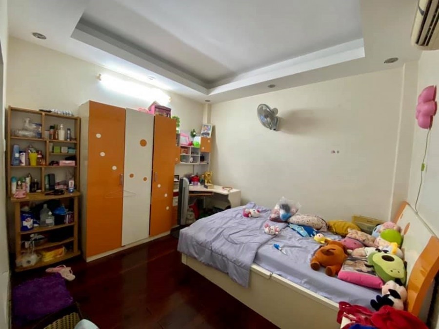 Bán nhà Nguyễn Hồng Đào ngang 6m, hoành tráng như biệt thự, giá bán 9.9 tỷ