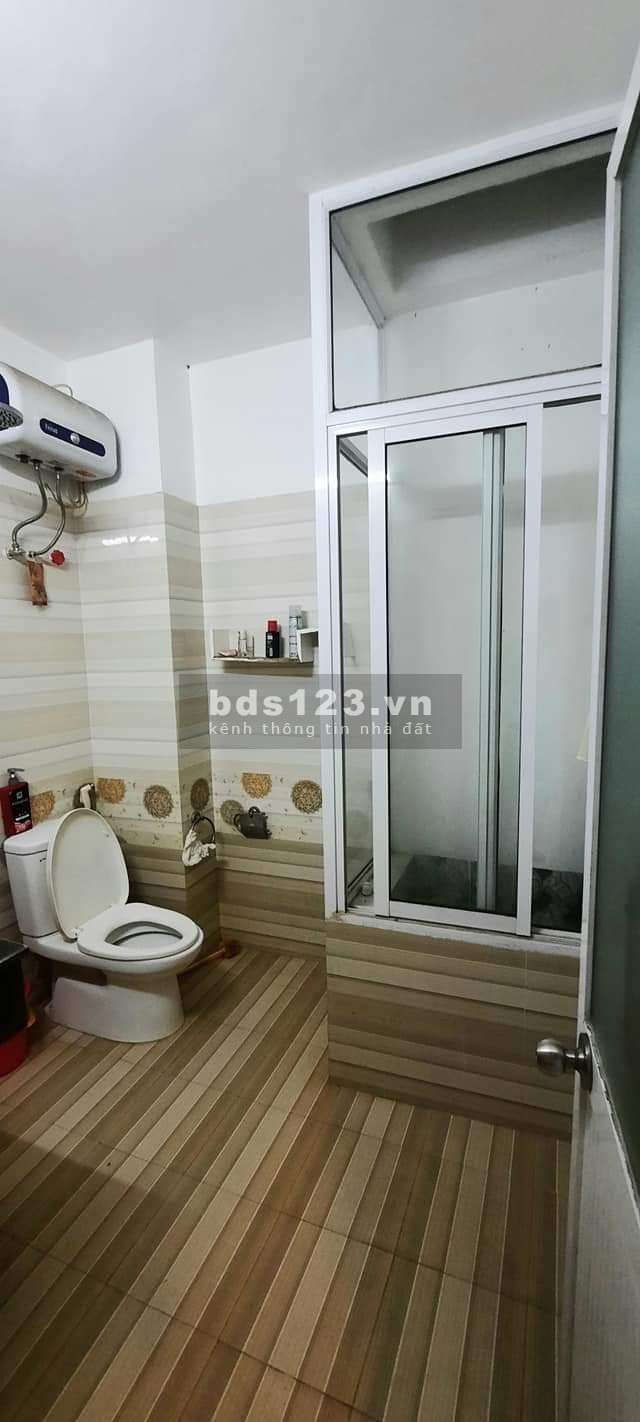 Cần gấp tiền giải quyết việc gia đình, nên bán tháo nhà Hai Bà Trưng, gần 30m2, 1.95 tỷ