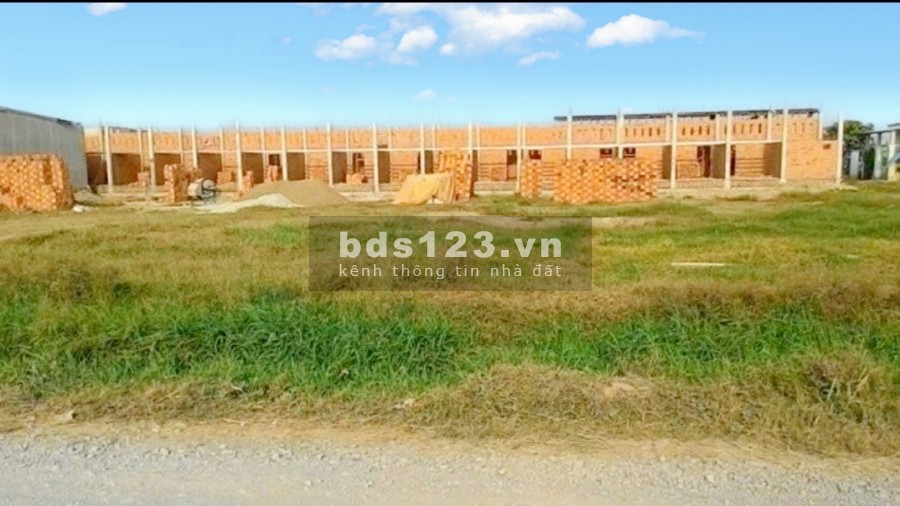 Bán đất Chơn Thành giá rẻ 1 mẫu, shr cạnh kcn lớn, gân trường chợ giá 560 triệu