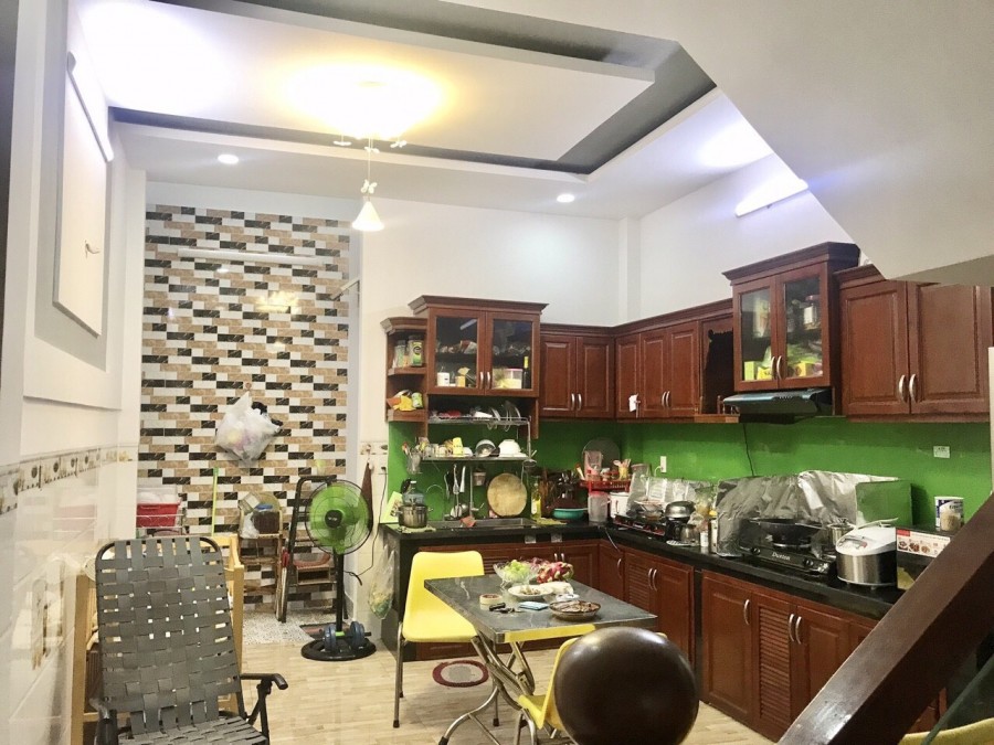 Nhà bán mặt tiền đường Cộng Hoà Quận Tân Bình 5 lầu đúc, giá bán chỉ 15.8 tỷ