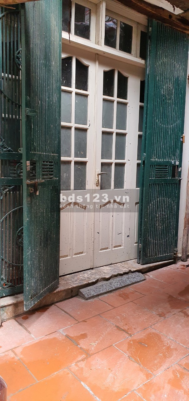 Bán nhà Hoàng Quốc Việt, Trung tâm Cầu Giấy, Tiện nghi đầy đủ 28m2, 2.8tỷ
