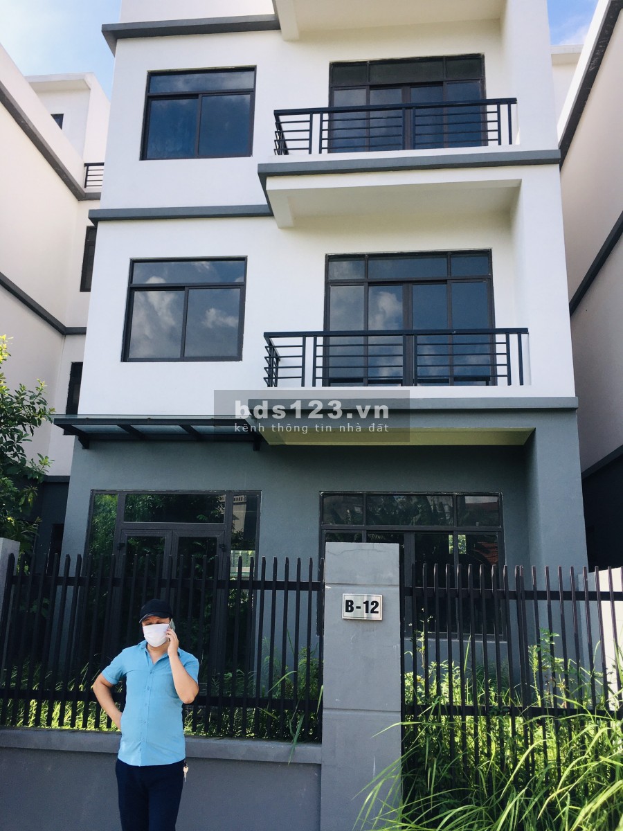 Bán gấp biệt thự Xuân Phương Garden, sổ đỏ trao tay, liên hệ 0399812995
