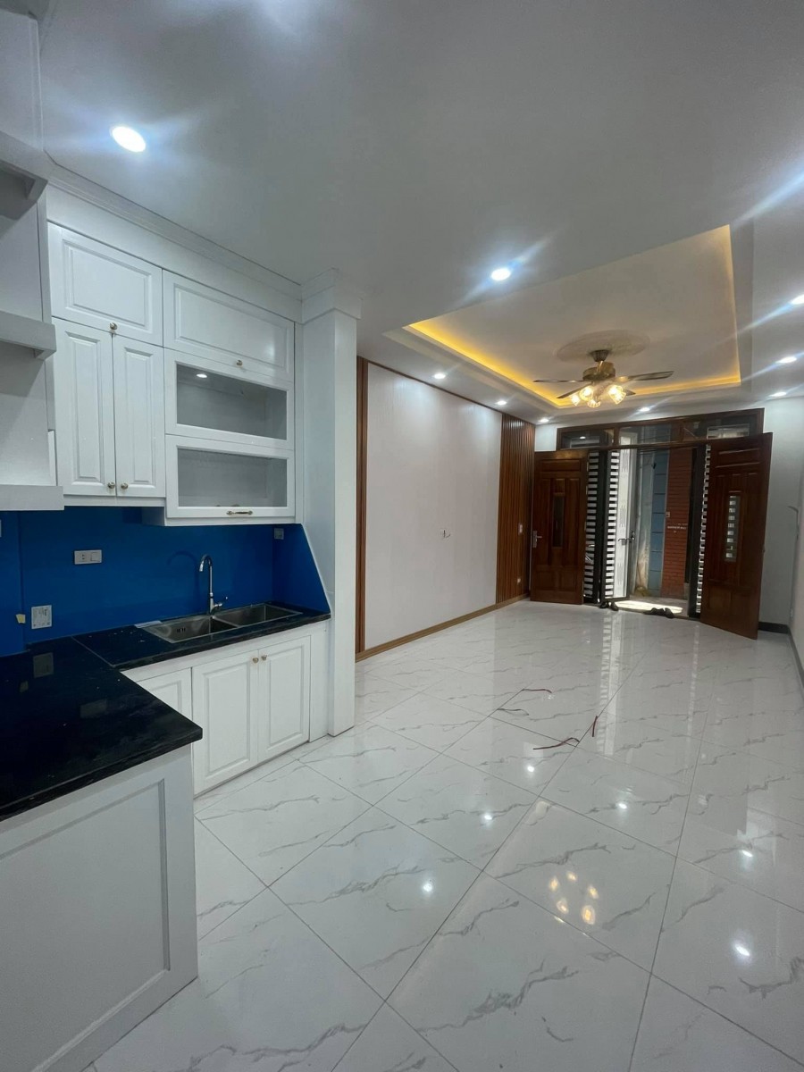 Bán Nhà nguyên căn diện tích 37m2, 5 tầng Khương Đình, Ngả Tư Sở Giá 4.1 tỷ