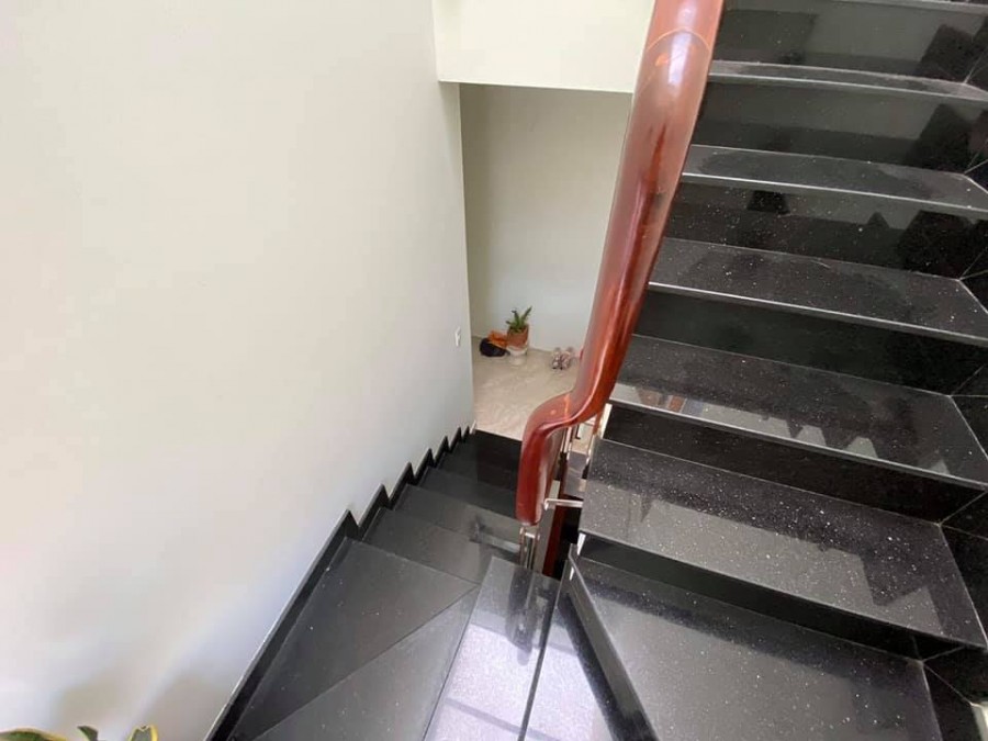 Chủ ngộp giảm 1 tỷ, giá mới 9.5 tỷ, lô góc 5 tầng, dt 87m2, Nguyễn Thái Sơn, Gò Vấp