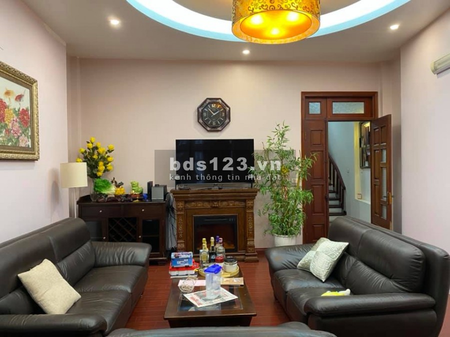 Bán nhà Hoàng Cầu dòng tiền đẹp khu quan chức ở dt 60m2, giá nhỉnh 13 tỷ
