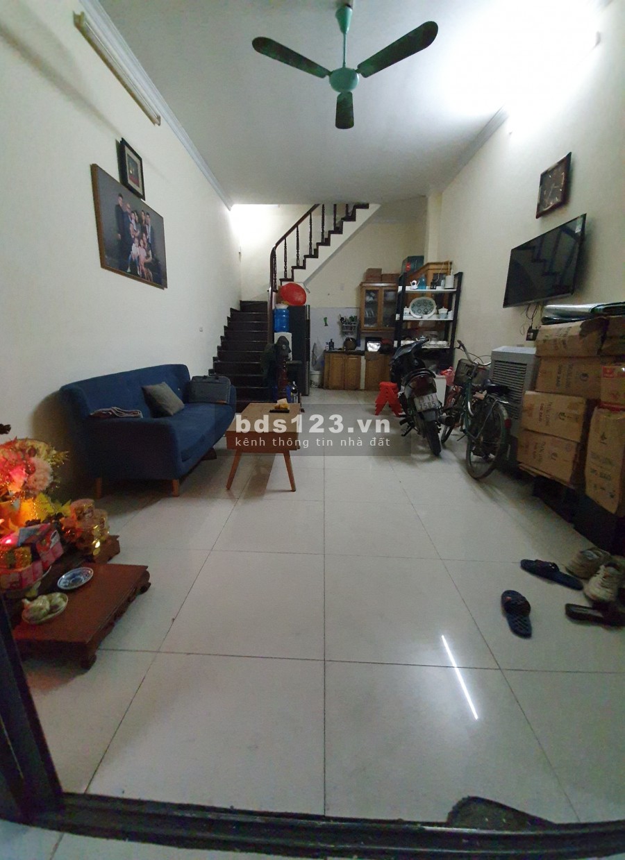Bán nhà nguyên căn hàng hiếm bao đẹp dt 25m2, ra ô tô giá bán 3.85 tỷ, Quận Đống Đa