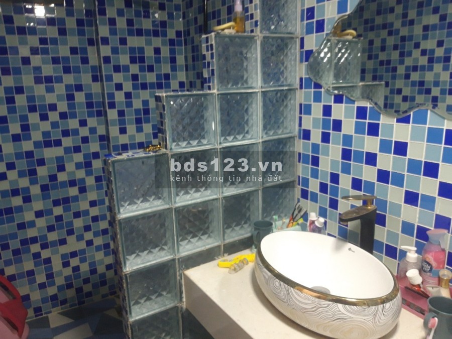 Bán nhà nguyên căn 2 mặt ngõ vị trí trung tâm, đường Tô Hiệu, 3 tầng bê tông