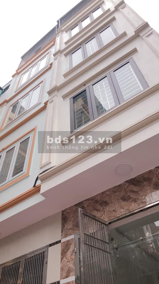 Bán nhà mới đẹp Hoàng Mai, 33m2, 5 tầng, MT 3.8m, sổ vuông, xây mới, về ở ngay, giá 2.7 tỷ