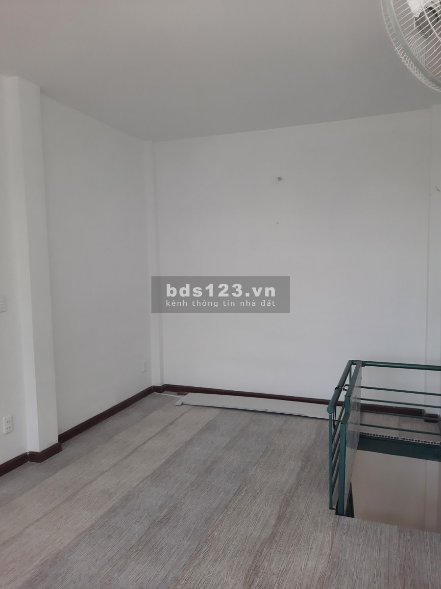 [Bán nhà] Hẻm 305 Lê Văn Quới, Bình Tân, dt 3.7x9m, giá 2 tỷ 369tr, LH 0794722843