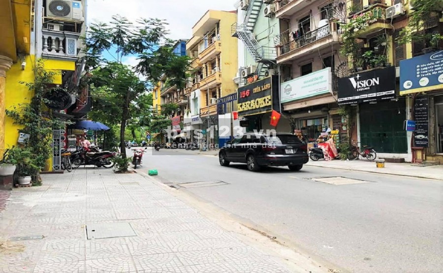 Mặt phố Chùa Láng, Đống Đa. Vỉa hè, ô tô, Kinh doanh, dt 90m2, giá 17 tỷ
