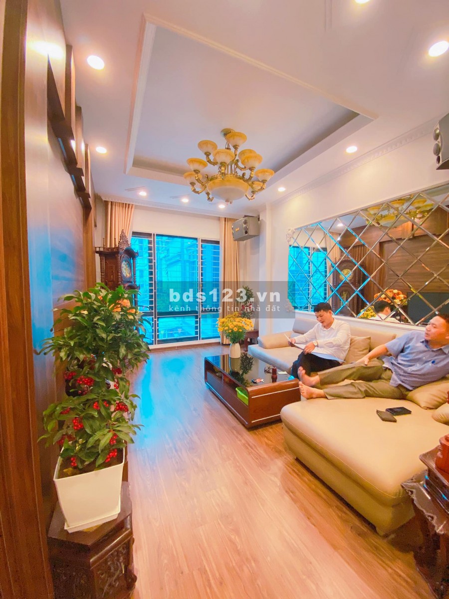 Đất lộc cực phát đúng một bước chân ra mặt phố dt 45m, 4 tầng, giá tròn 3 tỷ