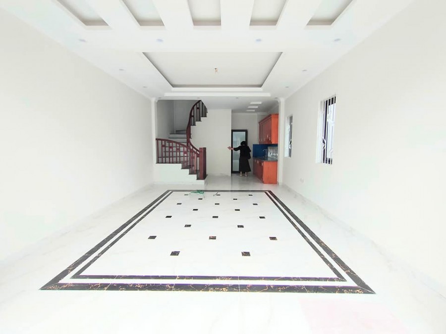 Bán nhà Đức Giang lô góc nở hậu nhiều mặt thoáng ô tô 7 chỗ tránh, nhà mới, ở sực sướng