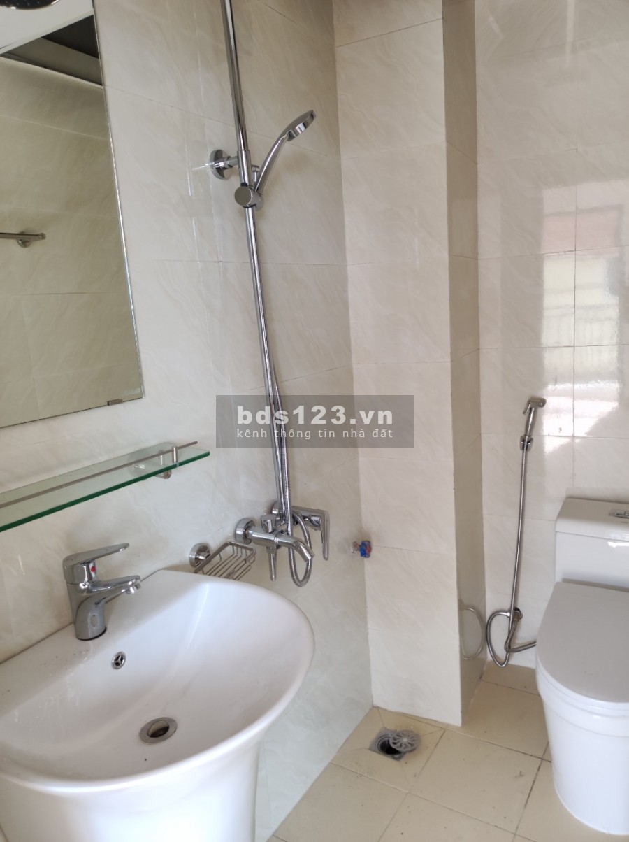 Nhà Mới Xuân Phương, ngay đường 70A, ô tô qua nhà 30m2, 5…