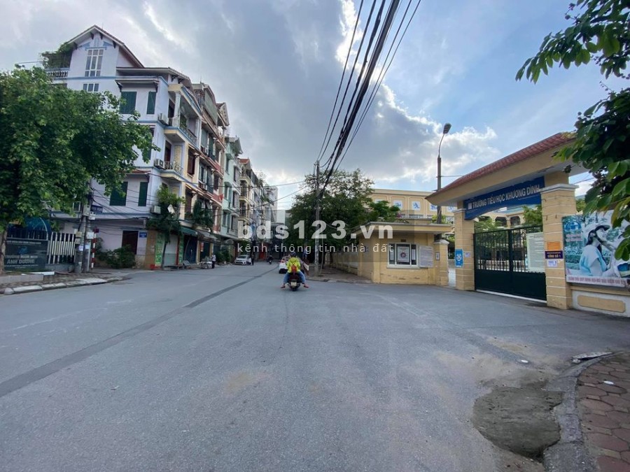 Chính chủ cần bán nhà Quận Thanh Xuân, ngõ nông rộng thoáng dt 47m2 5 tầng, sổ đỏ