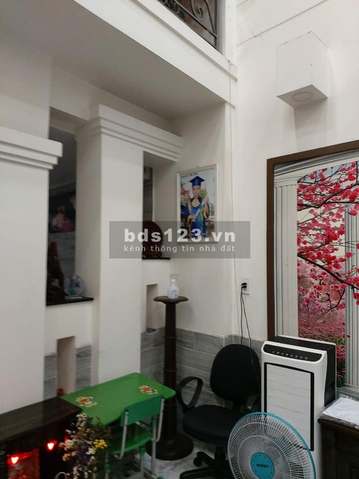Nhà mặt tiền công viên Thái Thị Nhạn khu vip Bàu Cát Phường 10 Tân Bình