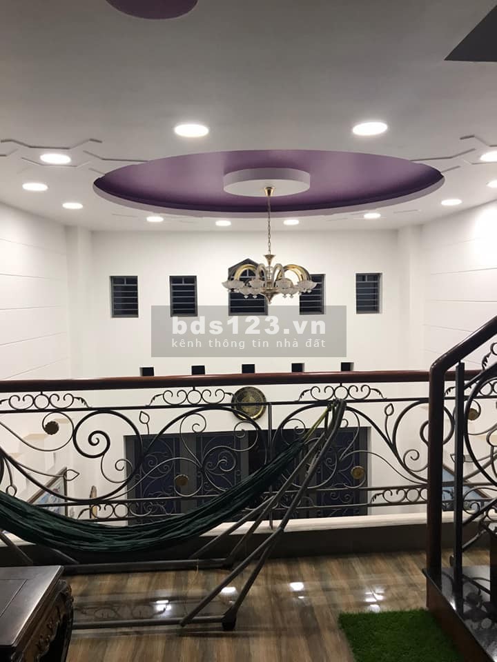 Nhà mặt tiền công viên Thái Thị Nhạn khu vip Bàu Cát Phường 10 Tân Bình