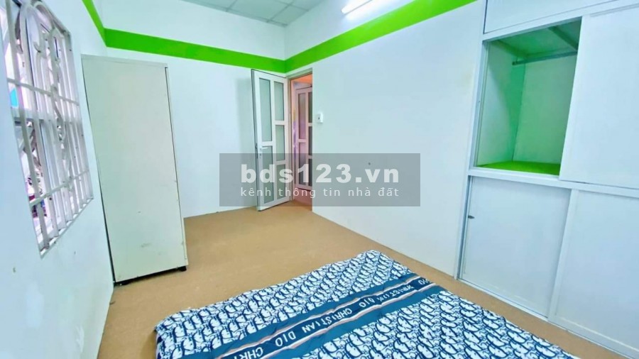 Chỉ 2 tỷ x có ngay Nhà Đẹp 28m2 Lê Đại Hành P11 Quận 11, Hẻm 3m sát Mặt tiền