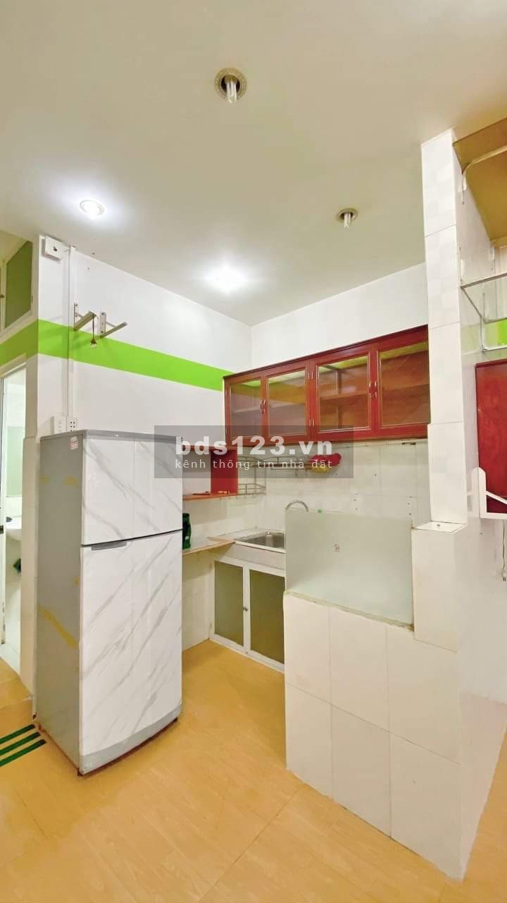 Chỉ 2 tỷ x có ngay Nhà Đẹp 28m2 Lê Đại Hành P11 Quận 11, Hẻm 3m sát Mặt tiền